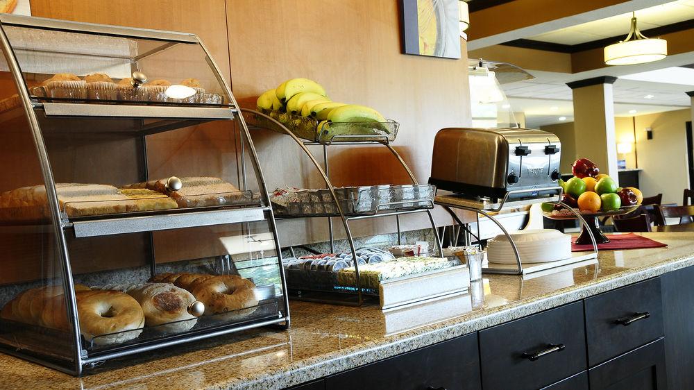 Holiday Inn Express - Delafield By Ihg Zewnętrze zdjęcie