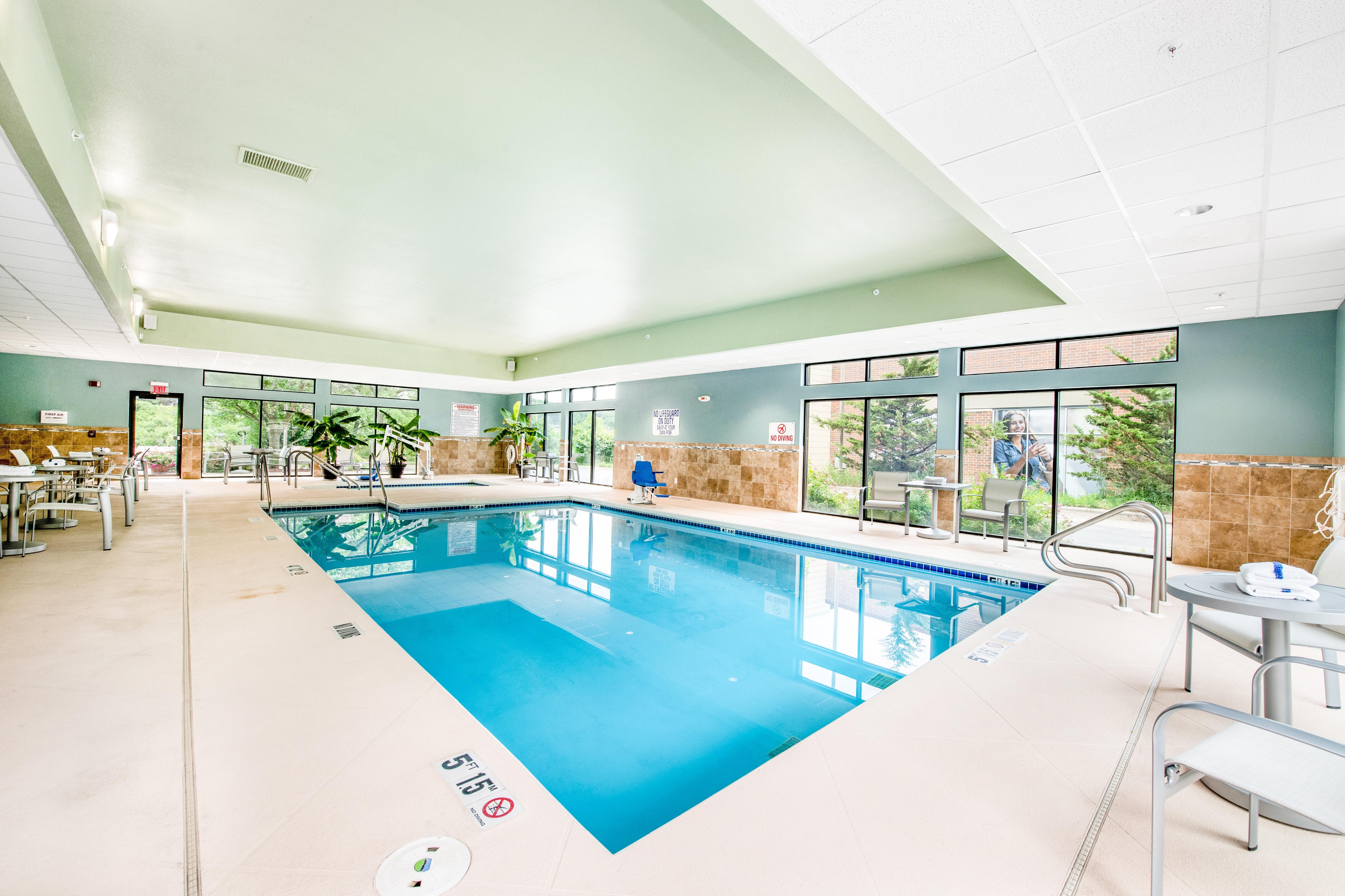 Holiday Inn Express - Delafield By Ihg Zewnętrze zdjęcie