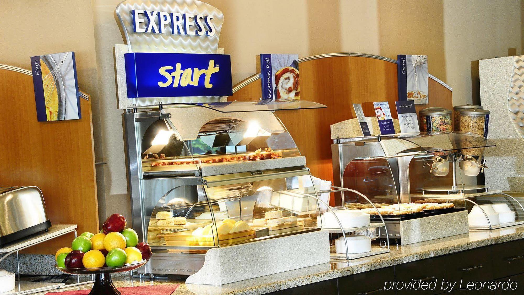 Holiday Inn Express - Delafield, An Ihg Hotel Zewnętrze zdjęcie