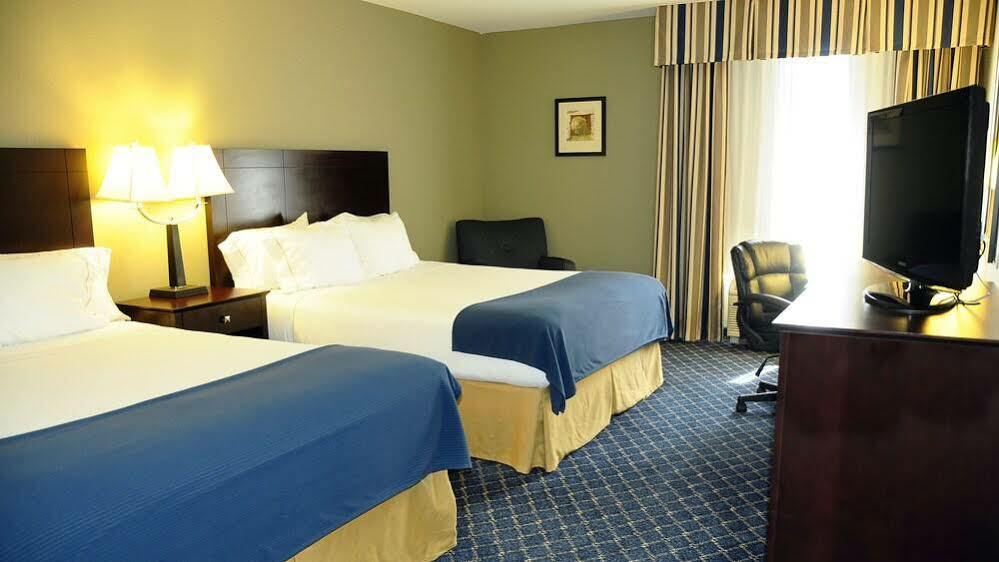Holiday Inn Express - Delafield By Ihg Zewnętrze zdjęcie