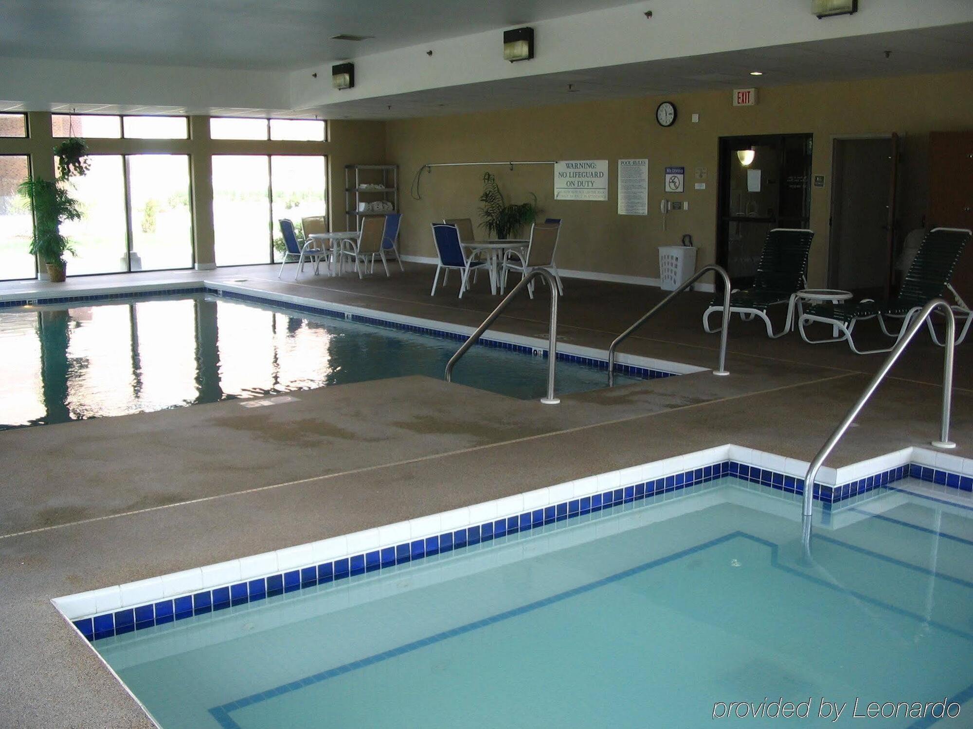 Holiday Inn Express - Delafield By Ihg Zewnętrze zdjęcie
